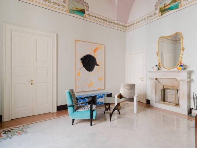 Palazzo in vendita a Puglia, Lecce