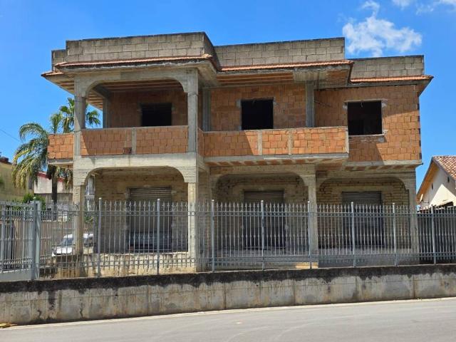 Palazzo in vendita a San Cipriano D'aversa, Campania