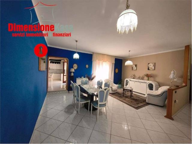 Palazzo in vendita a San Felice A Cancello, Campania