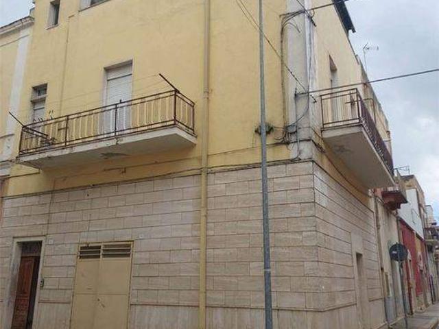 Palazzo in vendita a Puglia, Barletta-andria-trani