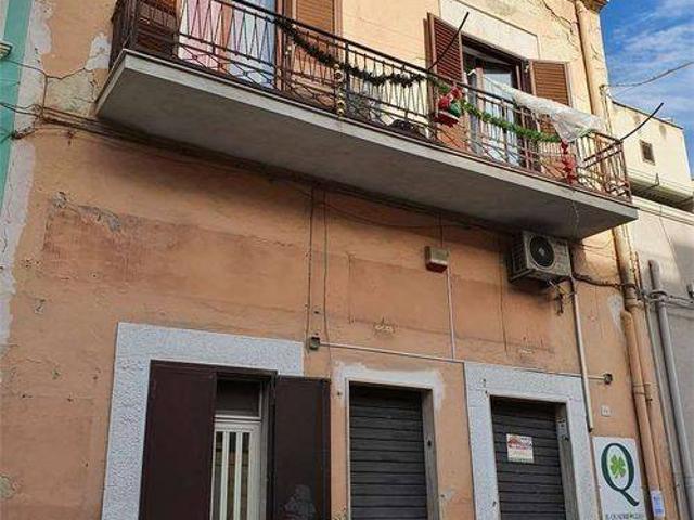Palazzo in vendita a Puglia, Barletta-andria-trani