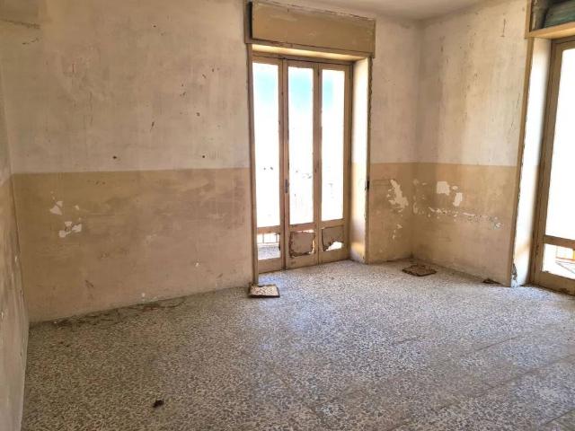 Palazzo in vendita a San Giorgio Ionico, Taranto