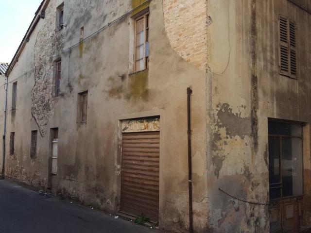 Palazzo in vendita a San Giorgio Piacentino, Reggio Emilia