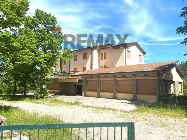 Palazzo in vendita a Unione di Comuni Valdarno e Valdisieve, San Godenzo