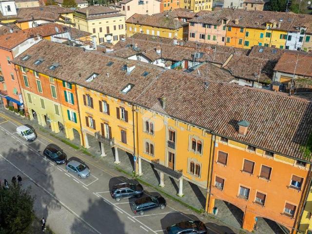 Palazzo in vendita a Pianura Reggiana, Re
