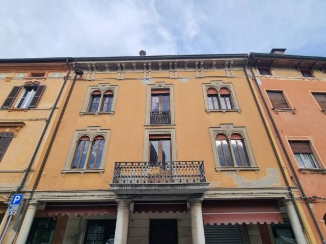 Palazzo in vendita a Pianura Reggiana, Re
