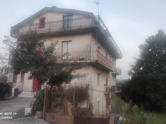 Palazzo in vendita a San Martino Valle, Campania