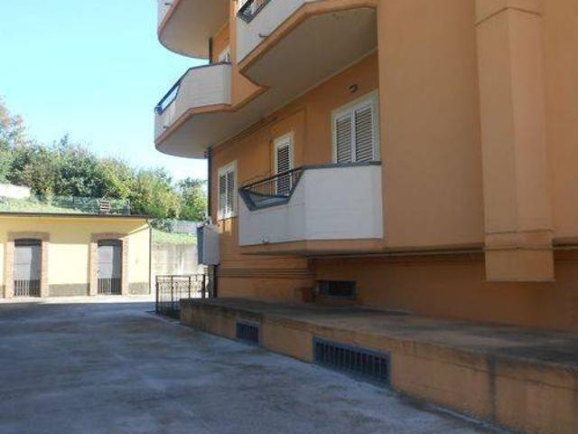 Palazzo in vendita a San Nicola Manfredi, Campania