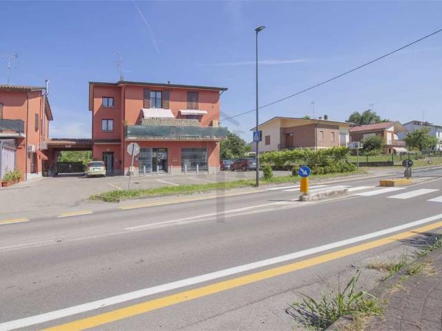Palazzo in vendita a Val d’Enza, Re