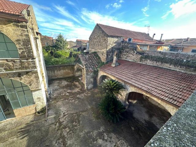 Palazzo in vendita a San Prisco, Campania