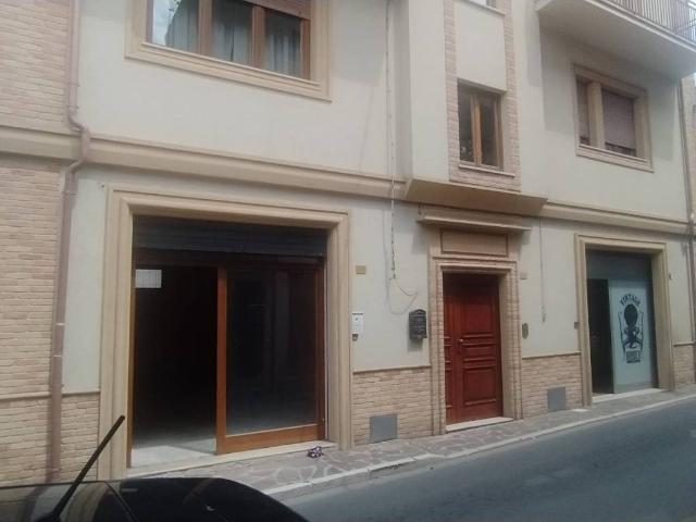 Palazzo in vendita a Centro Storico, San Salvo