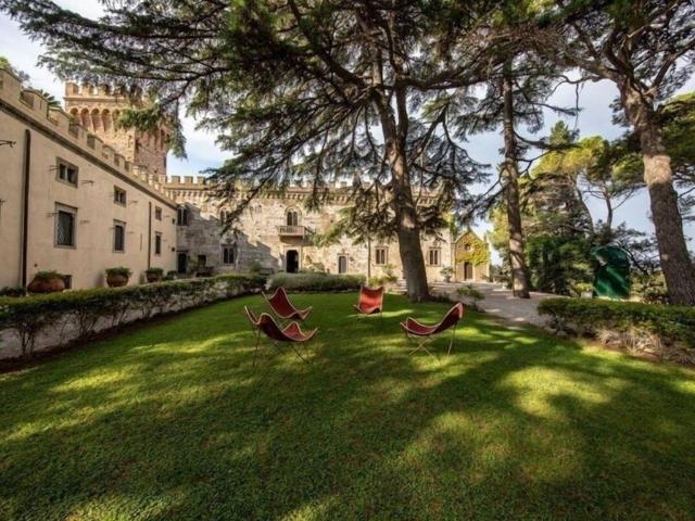 Palazzo in vendita a Zona San Filippo, San Vincenzo