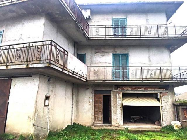 Palazzo in vendita a Calabria, Catanzaro