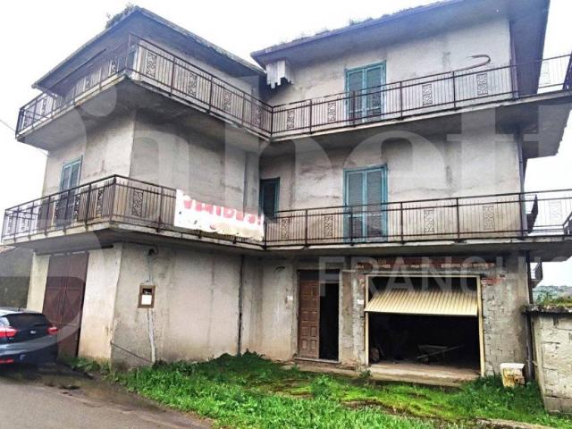 Palazzo in vendita a Calabria, Catanzaro