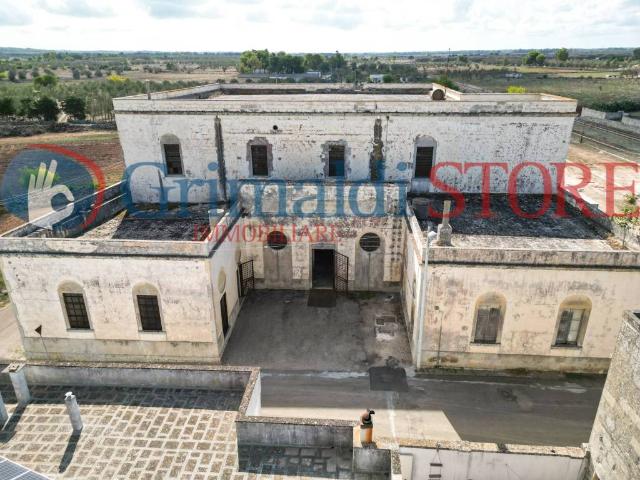Palazzo in vendita a Puglia, Lecce