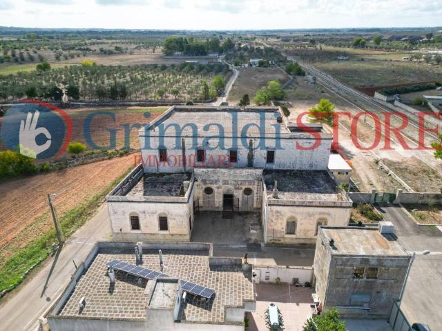 Palazzo in vendita a Puglia, Lecce
