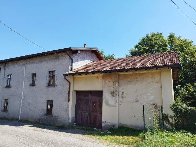 Palazzo in vendita a Unione dei comuni del Medio Verbano, Sangiano