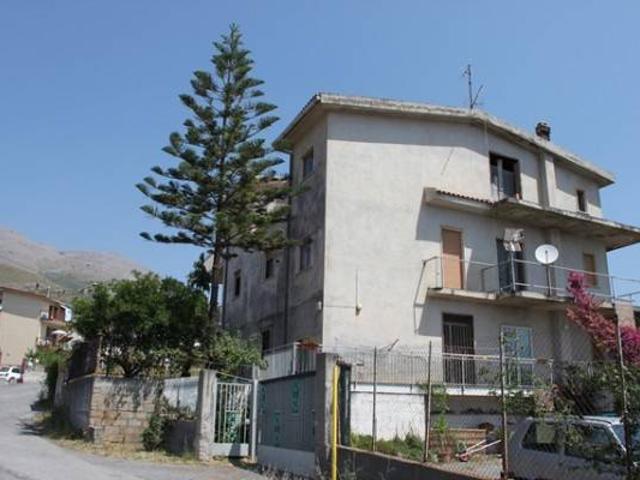 Palazzo in vendita a Calabria, Cosenza