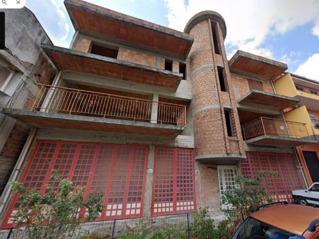 Palazzo in vendita a Santa Lucia Di, Sicilia