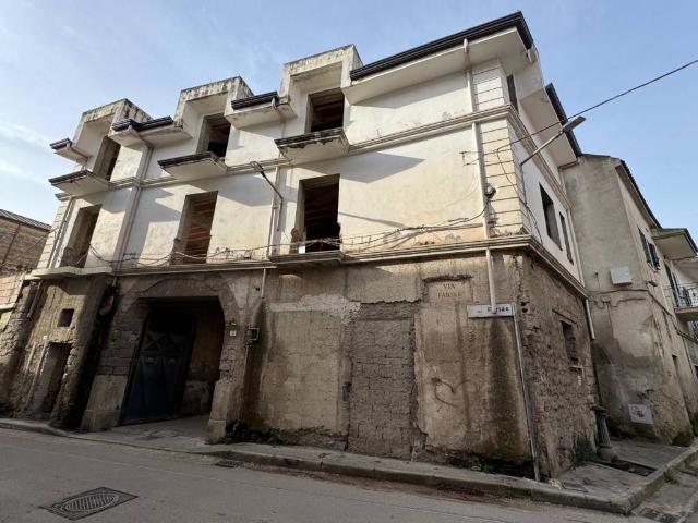Palazzo in vendita a Sant'Andrea dei Lagni, Santa Maria Capua