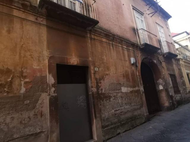Palazzo in vendita a Sant'Andrea dei Lagni, Santa Maria Capua