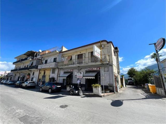 Palazzo in vendita a Santa Maria La Carità, Napoli