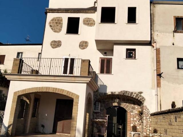 Palazzo in vendita a Sant'agata De' Goti, Campania