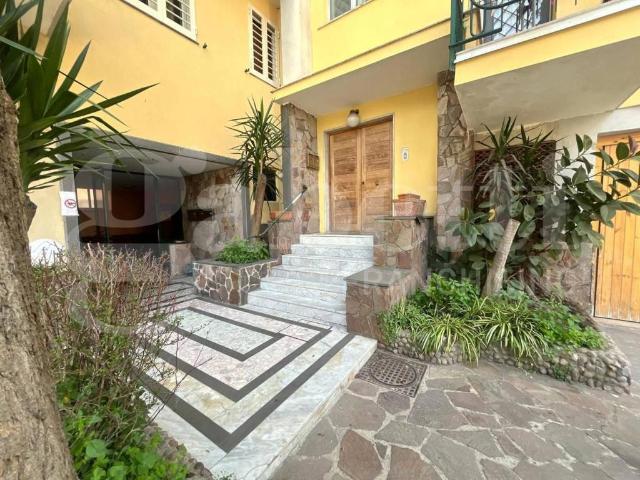 Palazzo in vendita a Sant'anastasia, Napoli