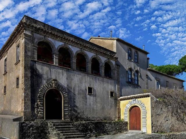Palazzo in vendita a Calabria, Catanzaro