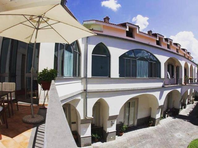 Palazzo in vendita a Sant'antimo, Campania