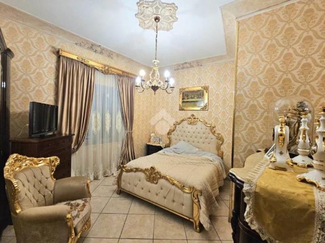 Palazzo in vendita a Sant'antimo, Campania