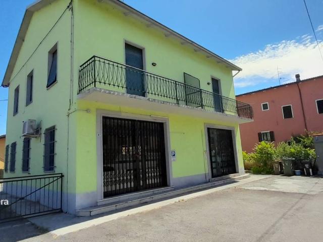 Palazzo in vendita a Val d’Enza, Re