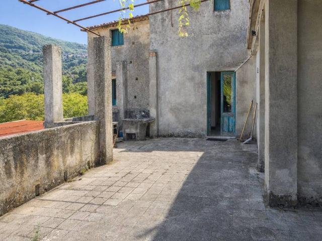 Palazzo in vendita a Calabria, Reggio Calabria