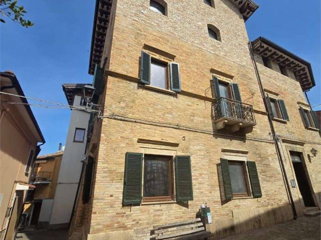 Palazzo in vendita a Unione dei Comuni della Val Vibrata, Sant'omero