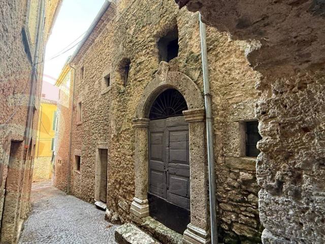 Palazzo in vendita a Santopadre, Lazio