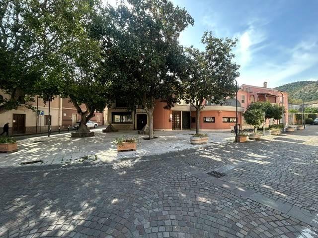 Palazzo in vendita a Sarroch, Sardigna/Sardegna