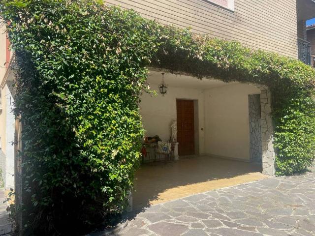 Palazzo in vendita a Unione dei comuni del Distretto Ceramico, Sassuolo