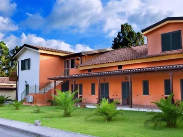Palazzo in vendita a Calabria, Cosenza