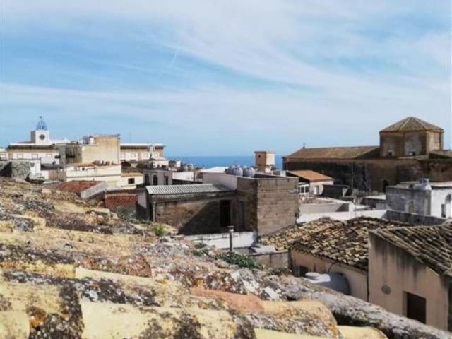 Palazzo in vendita a Perriera, Sciacca
