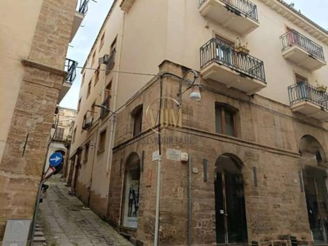 Palazzo in vendita a Perriera, Sciacca