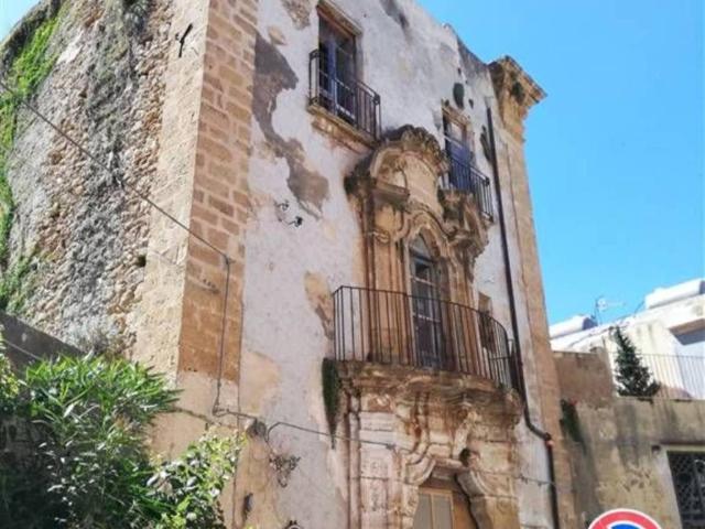 Palazzo in vendita a Perriera, Sciacca