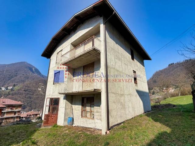 Palazzo in vendita a Comunità Montana della Valle Brembana, Sedrina