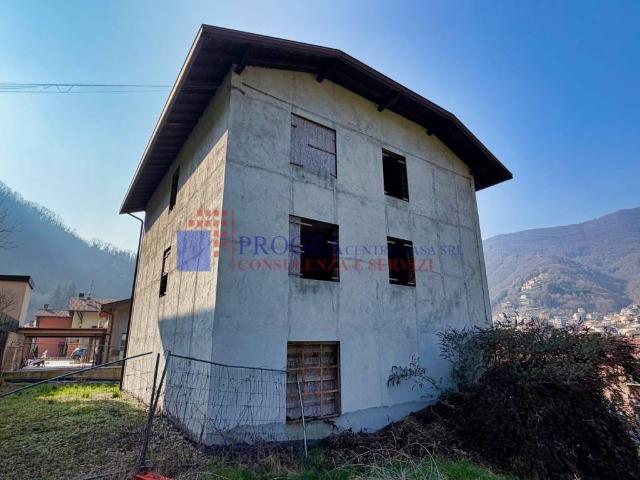 Palazzo in vendita a Comunità Montana della Valle Brembana, Sedrina