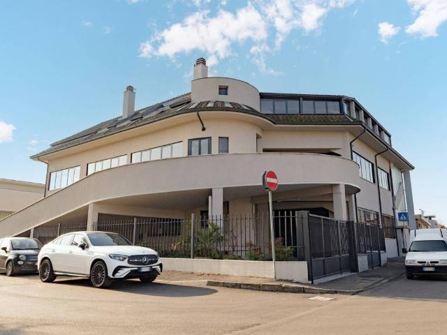 Palazzo in vendita a Novegro, Segrate