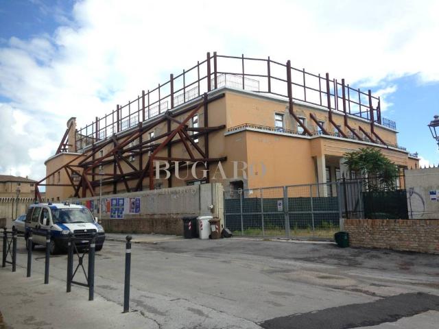 Palazzo in vendita a Portone, Senigallia