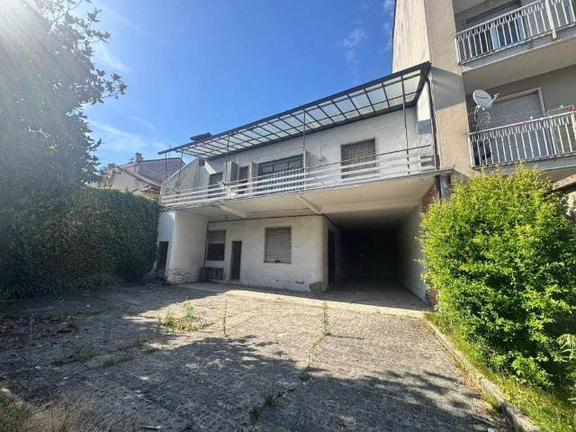 Palazzo in vendita a San Rocco, Seregno