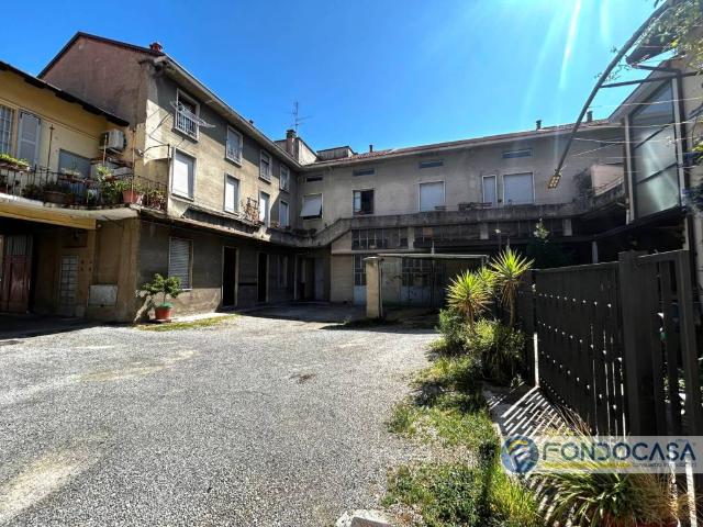 Palazzo in vendita a San Rocco, Seregno