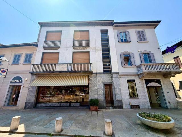 Palazzo in vendita a San Rocco, Seregno