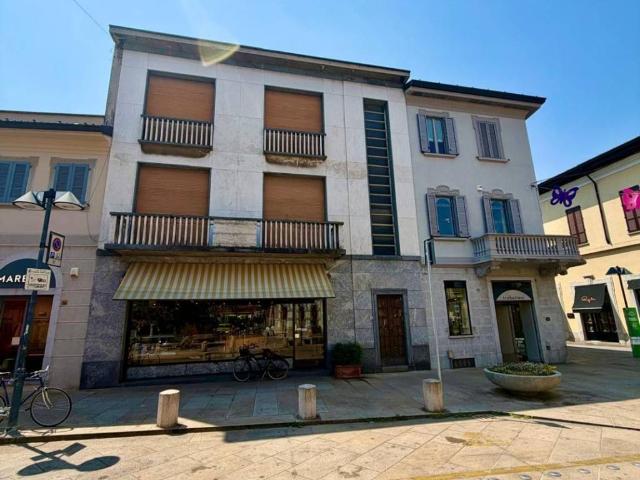 Palazzo in vendita a San Rocco, Seregno