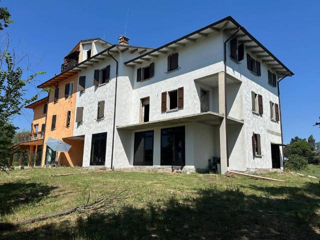 Palazzo in vendita a Unione dei comuni del Frignano, Serramazzoni